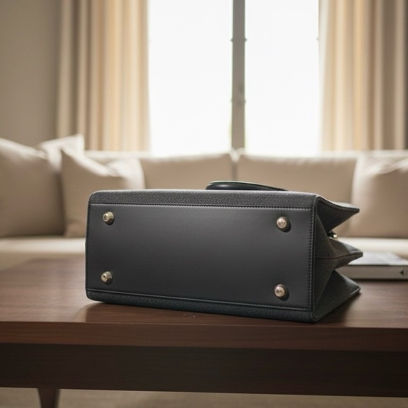 Hugo Boss Wool and Leather Tote Bag - Picture 3 of 3